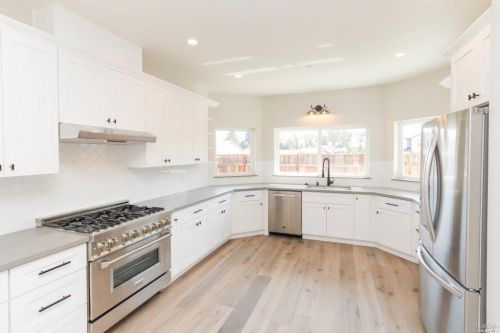 3517 Brookdale Dr, Santa Rosa, CA 95404-1537