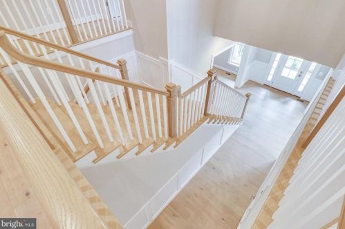 7719 Virginia Ln, Falls Church, VA 22043-3111