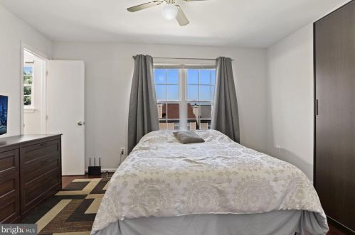 605 Warrenton Ter, Leesburg VA  20176-2466 exterior