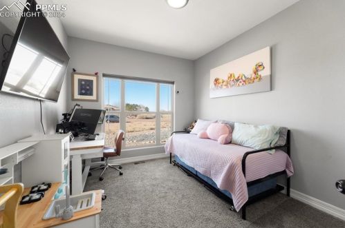 702 Calaveras Dr, Pueblo CO 81007-1942 exterior