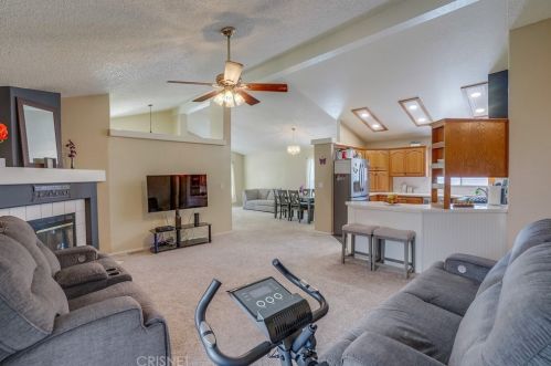28101 Vista View Dr, Santa Clarita CA  91351-5710 exterior