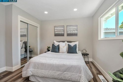 1704 Greer Ave, Concord CA  94521-2244 exterior