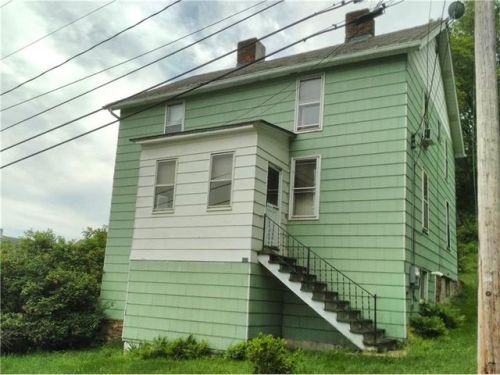 605 Maple St, Penn, PA 15675-9738