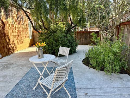 2647 Lago Oaks Dr, Santa Rosa CA  95405-9100 exterior