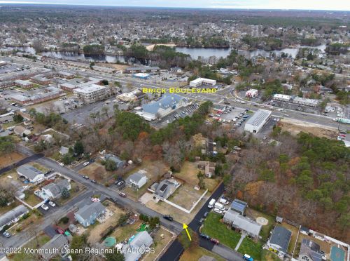 476 Jackson Ave, Bricktown NJ 08723-5162 exterior