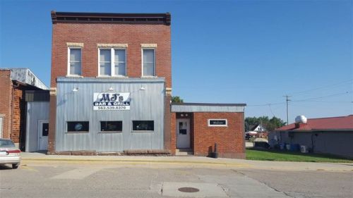 103 Center St, Monona, IA 52159-8252