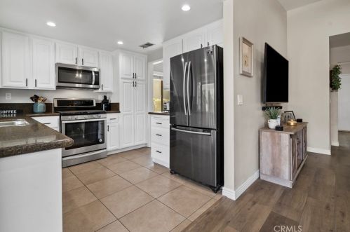 1132 Plymouth St, Glendora CA  91740-6142 exterior