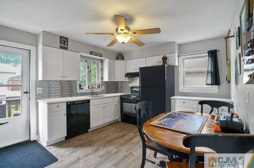 906 Lincoln Ave, Manville NJ  08835-2458 exterior