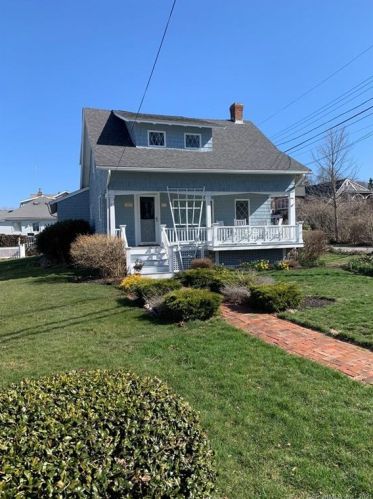 22 Beach Rd, Groton, CT 06340-8904