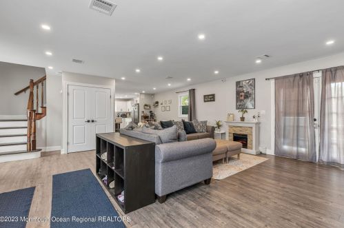 288 Essex Dr, Bricktown NJ  08723-6527 exterior