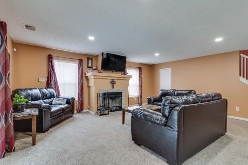 2821 Custer Dr, Denton TX  76210-6449 exterior