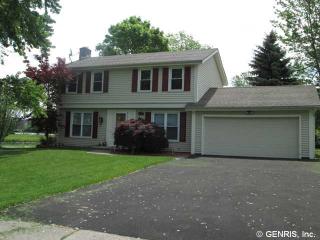 32 Northwood Dr, Rochester, NY 14612-3020