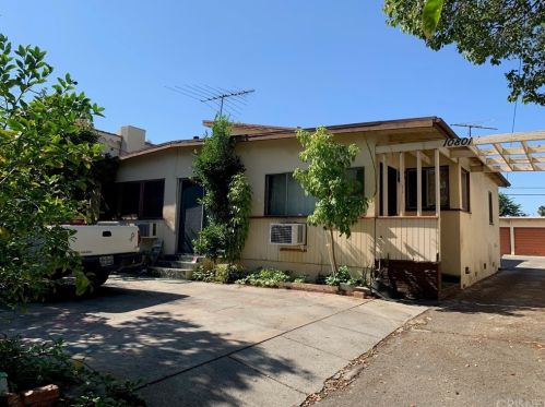 10801 Kling St, North Hollywood, CA 91602-1425