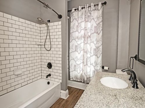 418 Delaware Ave, Oakmont PA  15139-1642 exterior