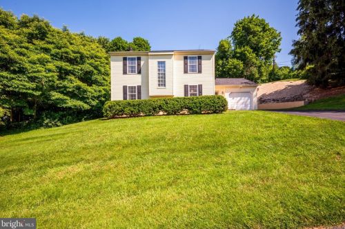 253 Pond Dr, Hockessin DE  19707-9241 exterior