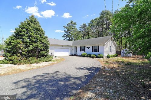 1555 Dee Rd, Lacey NJ  08731-3411 exterior