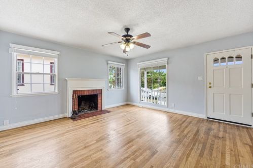 4548 Pasadena Ave, Long Beach, CA 90807-1442