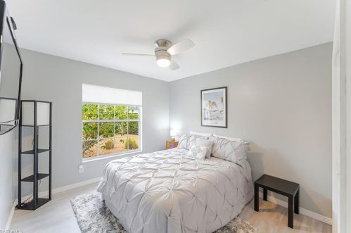 247 Stanhope Cir, Naples FL 34104-0810 exterior