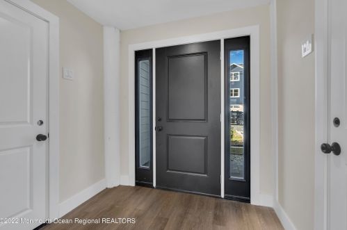 1217 Niihau Dr, Lacey NJ  08731-4702 exterior