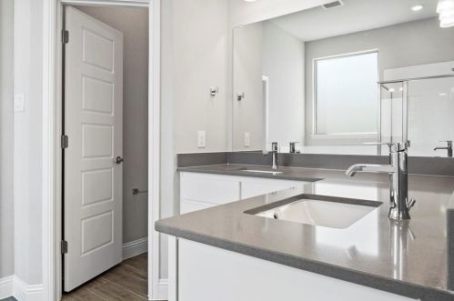 1105 Whispering Hills Dr, Midlothian TX  76063-6603 exterior