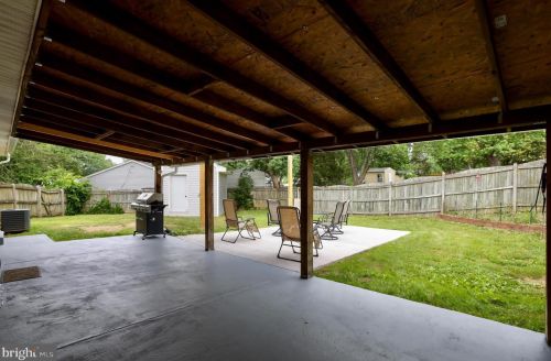 15108 Costa Dr, Woodbridge VA  22193-1647 exterior