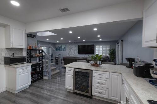 6103 Michelson St, Lakewood CA  90712-1413 exterior