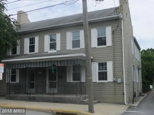 422 King St, Lees Cross Roads, PA 17257-1614