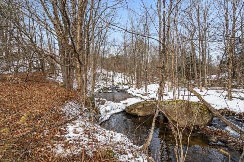 31 Cornish Tpke, Unity NH  03773-2300 exterior