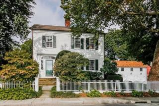 204 Harbor Rd, Southport, CT 06890-1373