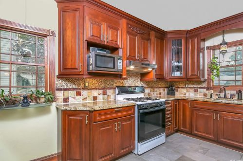 15 16th St, New Hyde Park NY  11040-4914 exterior