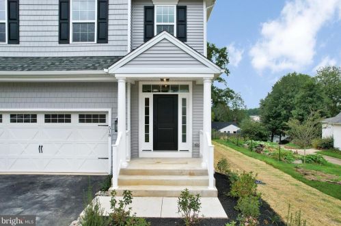 706 Hornblende Ave, Kennett Sq, PA 19348-3614