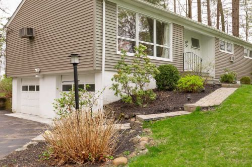 52 Timberline Dr, Poughkeepsie NY  12603-5546 exterior