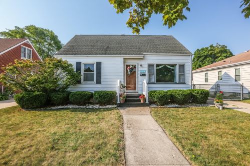 2013 33rd St, Kenosha, WI 53140-5219