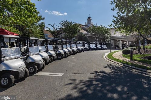 18345 Mid Ocean Pl, Leesburg VA 20176-7451 exterior