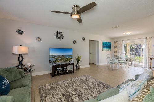 405 Luzon Ave, Naples, FL 34113-8630