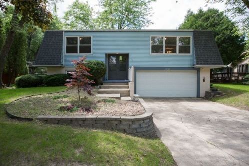2120 Tilbury Rd, Waterloo IA  50701-1656 exterior