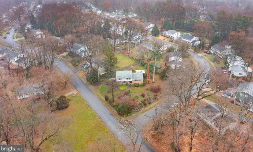 10 Cliffe Dr, Wilmington DE  19809-1602 exterior