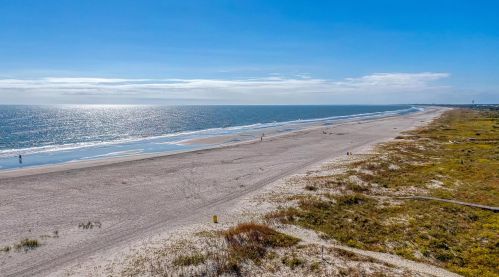 6 44th Ave, Isle Of Palms SC  29451-2605 exterior