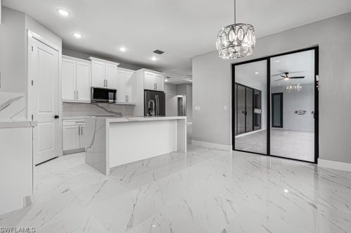 1908 14 St, Cape Coral FL  33909-1643 exterior