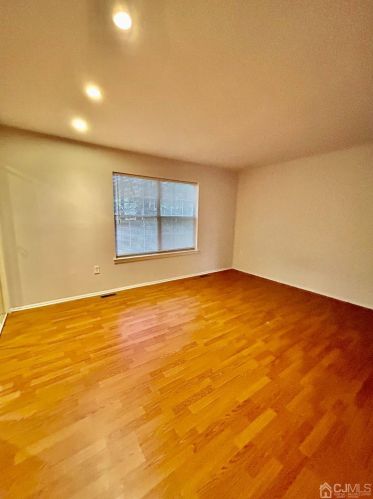 52 Morgan Pl, East Brunswick NJ  08816-5005 exterior