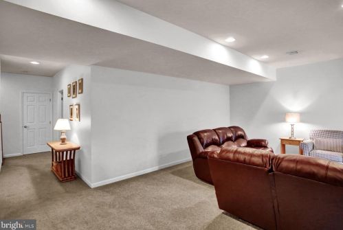 4 Ledgestone Dr, Siddonsburg PA  17019-9805 exterior