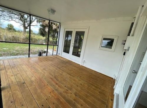 208 Southern Ave, Fort Pierce FL  34950-5433 exterior