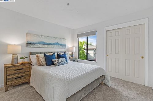 3308 Smoketree Commons Dr, Pleasanton CA  94566-7959 exterior