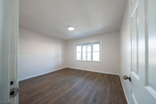 76 25th St, Bayonne NJ  07002-4937 exterior