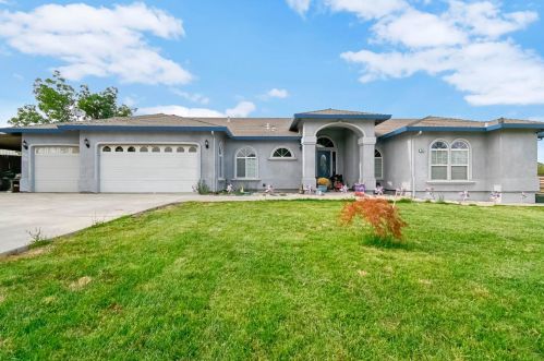 7440 6th St, Rio Linda, CA 95673-1120