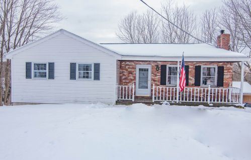 96 Bridge St, Salem, NH 03079-3204