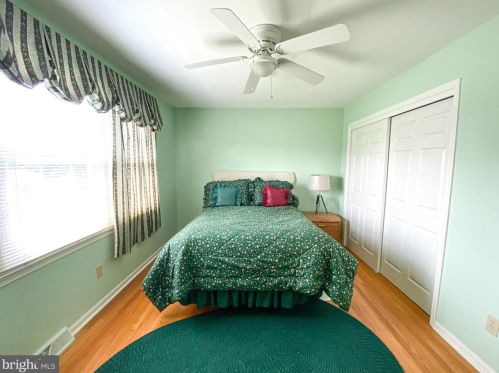 5 Wortham Ct, Bear DE  19701-2060 exterior