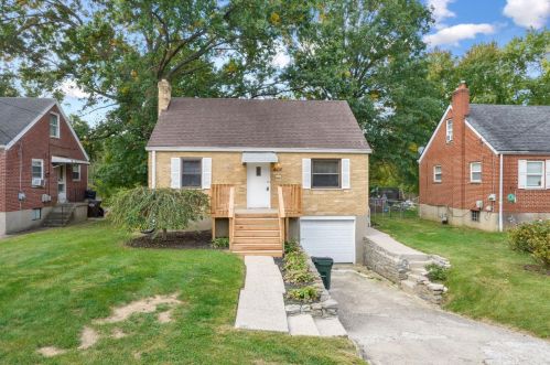 2365 Golf Dr, Cincinnati, OH 45239-4618