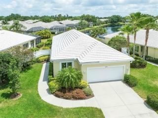 8717 52nd Dr, Bradenton, FL 34211-3725