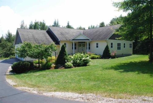 592 Pion Rd, Sheldon, VT 05455-5490